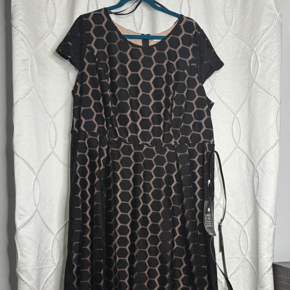 Brand New with Tags - Picture 9 of 12